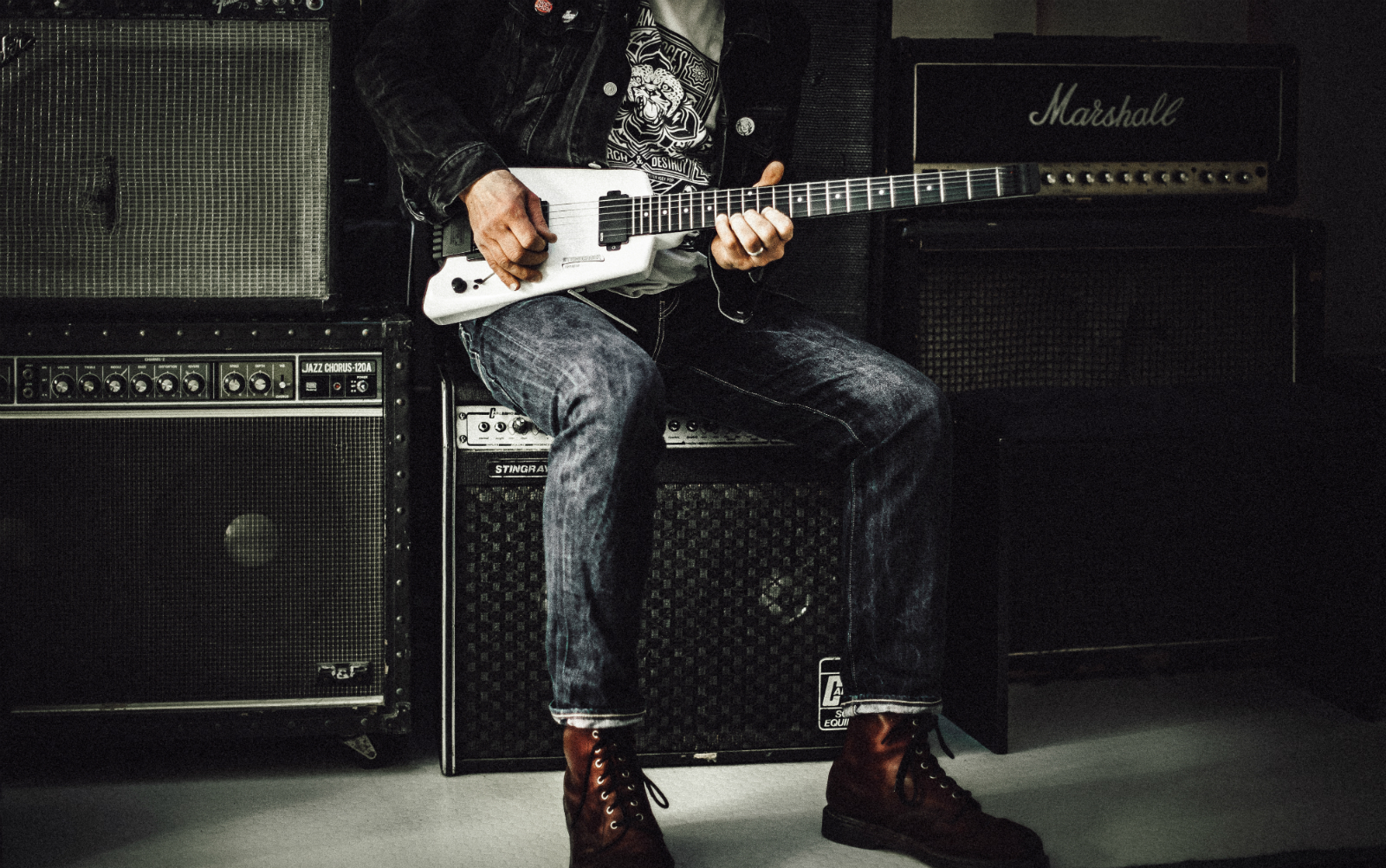 juddplayingguitar